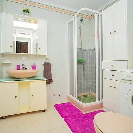 Espanhouse Dublin One Bedroom شقة تورّيفيِخا